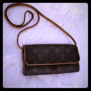 *SOLD* Louis Vuitton Pochette Twin PM